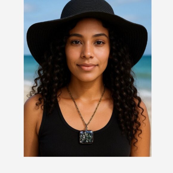 Pendant Necklace Handmade Square Green/Purple Sparkling Color Resin 22" Chain - Picture 1 of 4